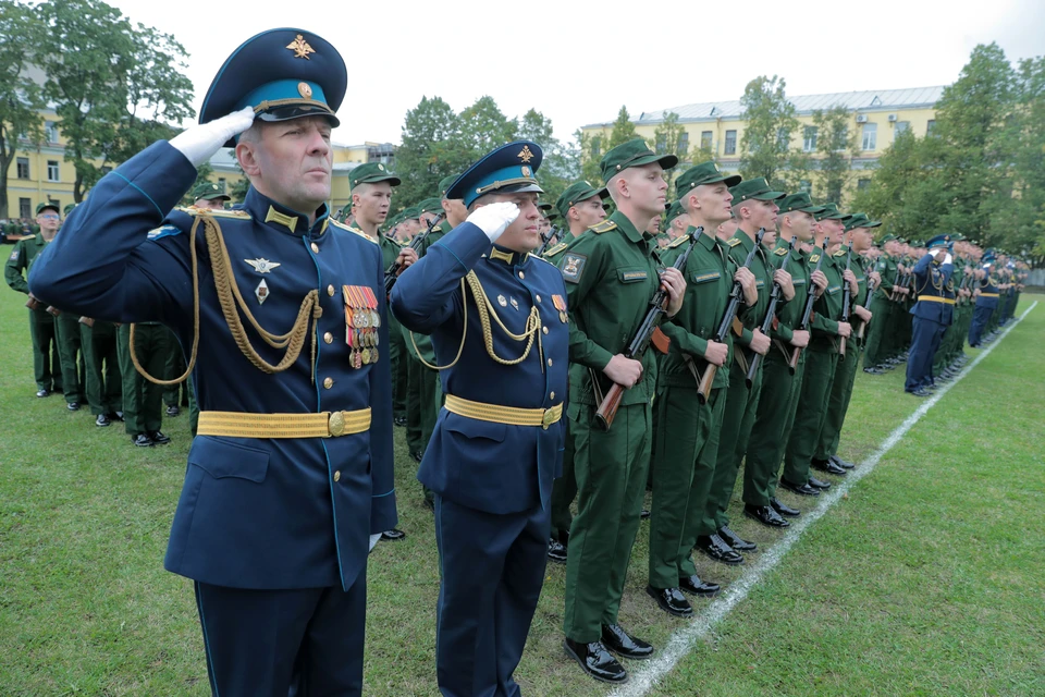 Академия можайского. Можайка Академия Питер Военная. Курсанты Академии Можайского. Военная Академия Санкт-Петербург Можайского курсанты. Вка Можайского курсанты.