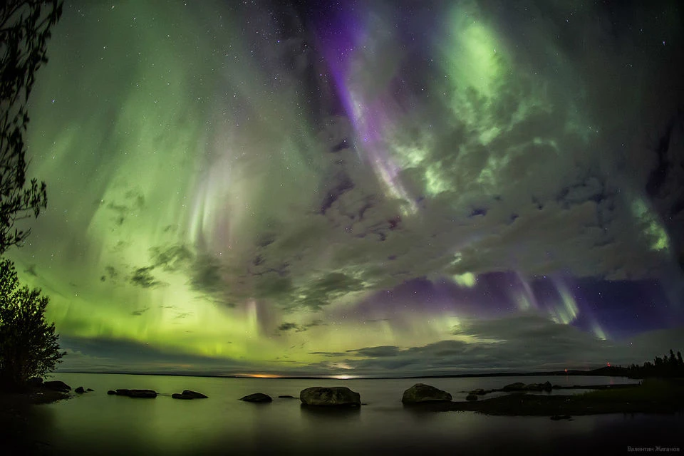 Первое северное сияние после перерыва сфотографировали на рубеже лета и осени. Фото: Валентин Жиганов