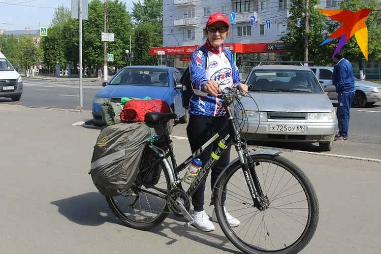 С погодой не повезло, но всем остальным довольна: 78-летняя тверичанка Юлия Михайлюк проехала на велосипеде от Нарьян-Мара до Крыма