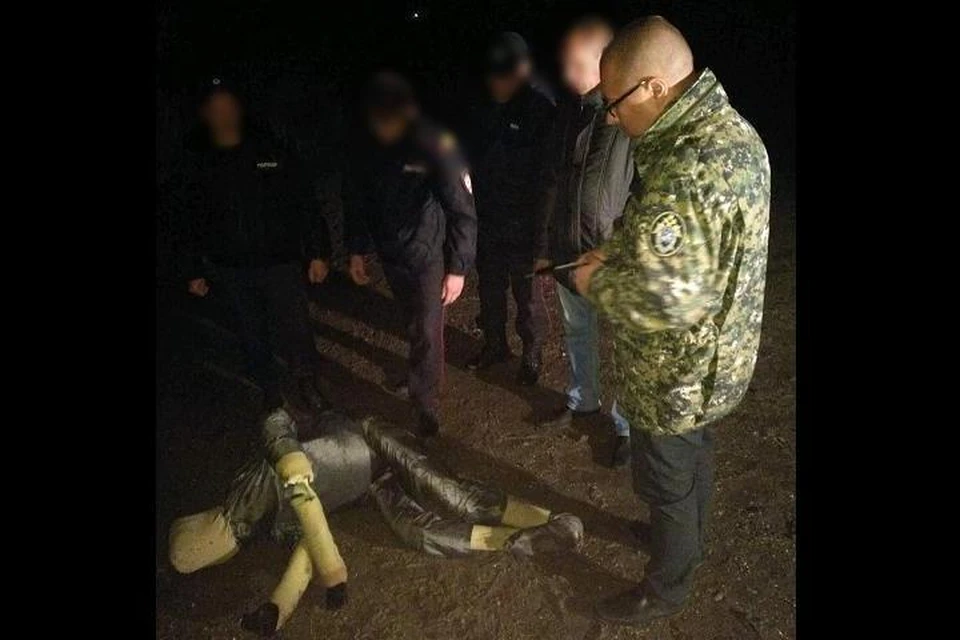 На следственном эксперименте обвиняемые показали, как убивали мужчину. Фото СУ СКР по Саратовской области
