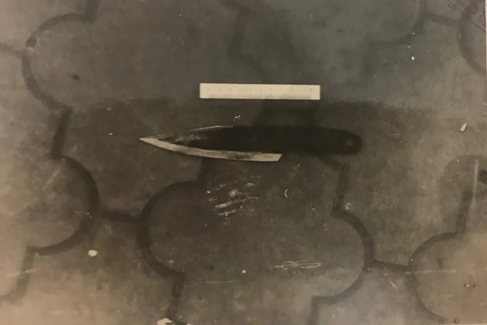 Нож, которым убили женщину.