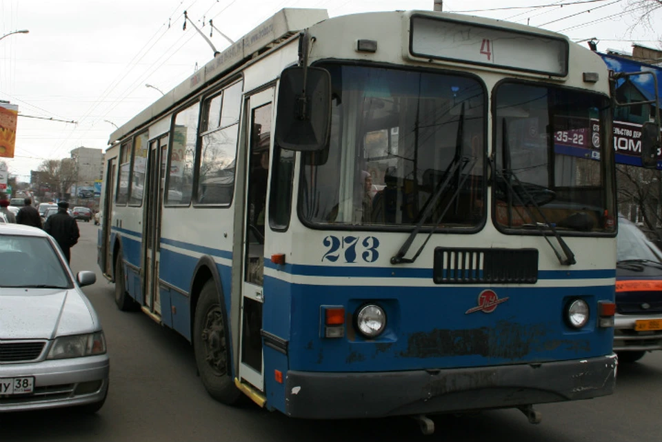 Троллейбус протаранил маршрутную «Газель» в Иркутске: пострадали три человека