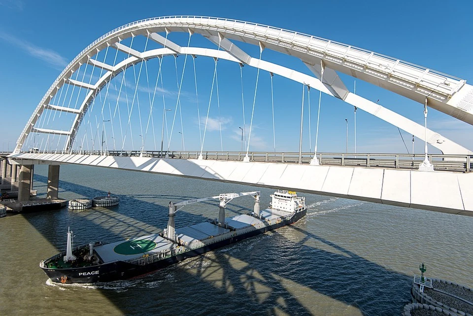 Пассажирское движение по ж/д части Крымского моста обещают запустить в конце этого года