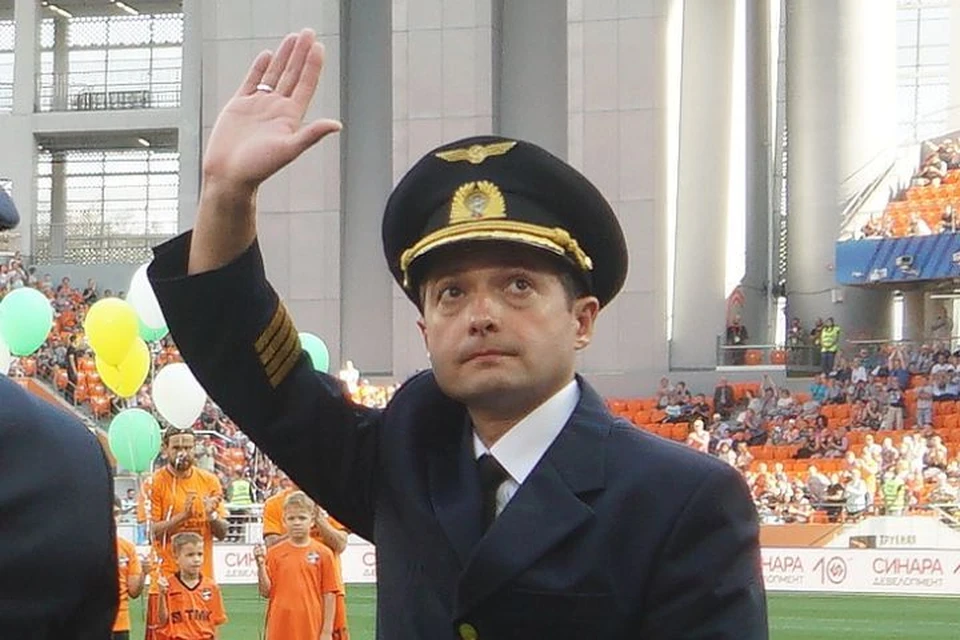После происшествия на кукурузном поле Дамир Юсупов и его коллеги по А-321 стали почетными гостями на многих торжественных мероприятиях в стране, в том числе на футбольных матчах.