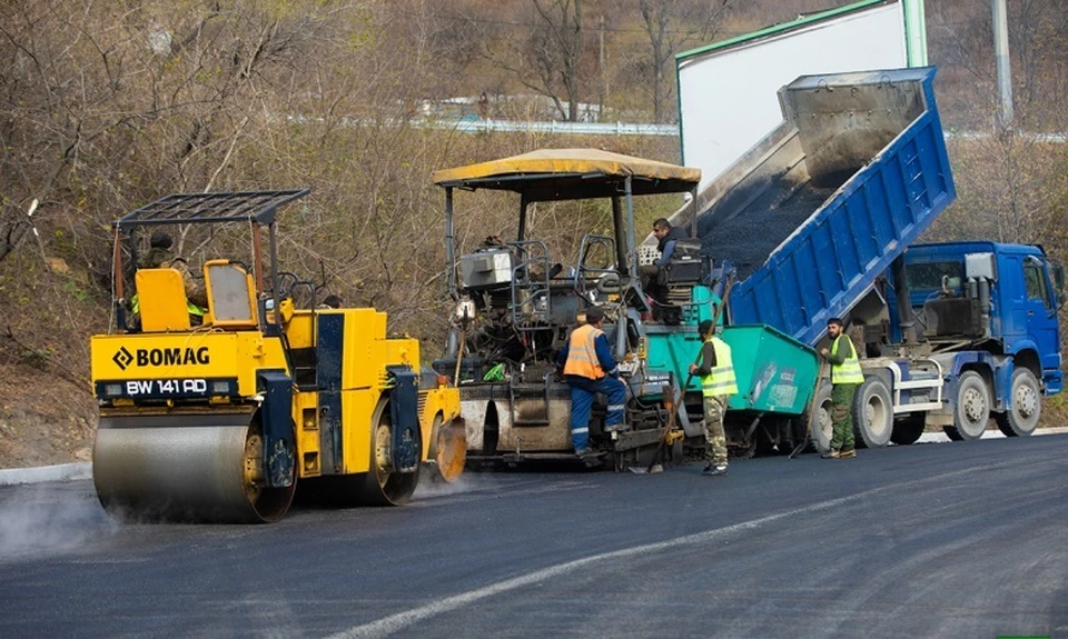 На ремонт дорог Владивостокской агломерации предусмотрено 1,8 миллиарда рублей. Фото: Анастасия КОТЛЯРОВА.