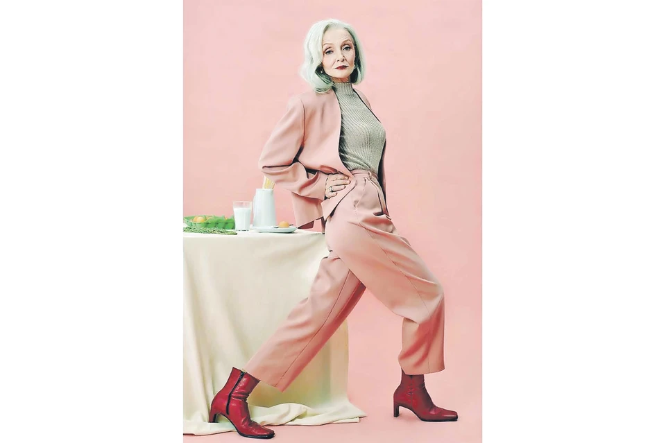 Пенсионерка стала настоящей моделью - снимается для российских брендов одежды, выходит на подиум и участвует в показах в России, Китае и Испании. Фото: instagram.com/valentinayasen