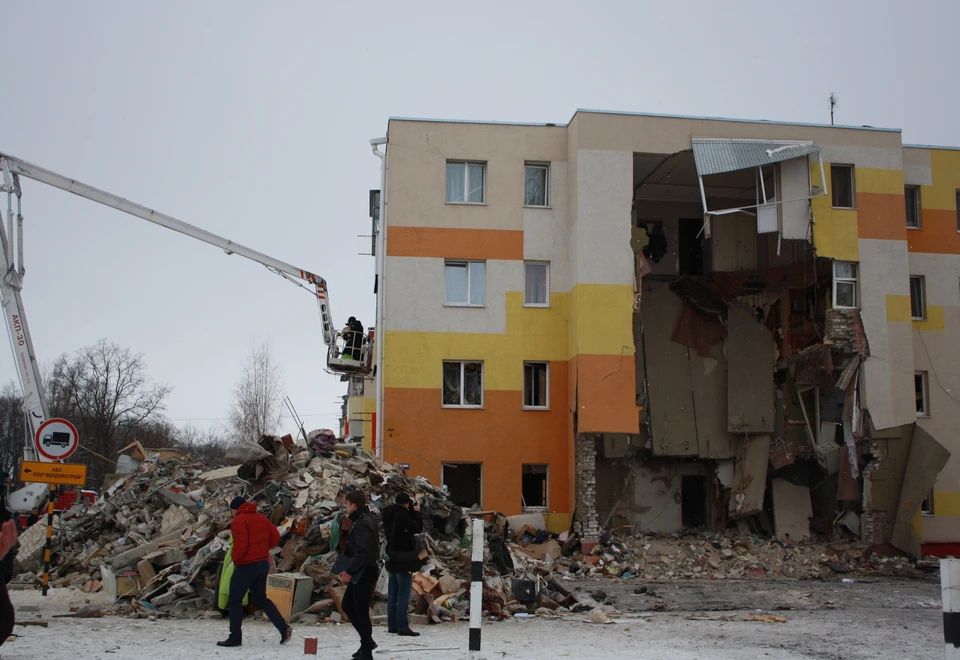 Пострадавшим от взрыва в Яковлево выделят 500 тысяч на мебель и новые квартиры.