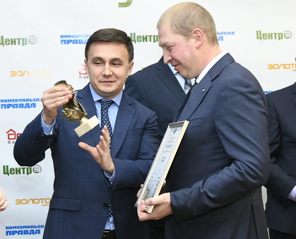 Диплом и звездную статуэтку генеральному директору ГК «БРАЕР» Игорю Кабанову вручил заместитель губернатора Тульской области Сергей Егоров.