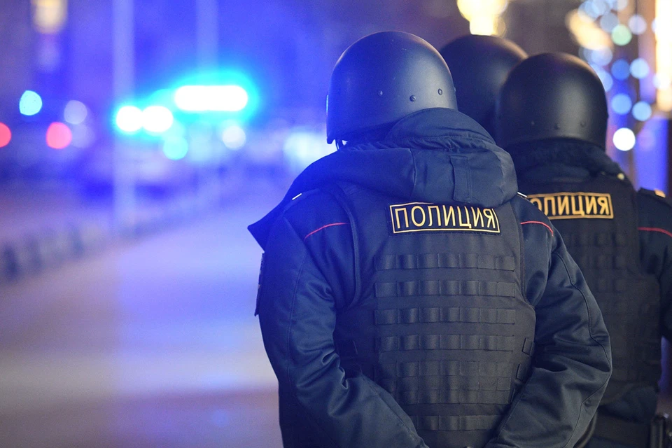 Полицейские на месте стрельбы в центре Москвы, 19 декабря 2019 г.