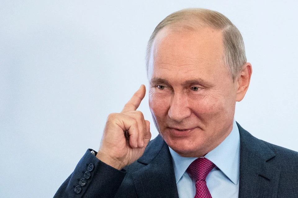 Владимир Путин назвал Большую пресс-конференцию "обменом точками зрения" с представителями прессы.