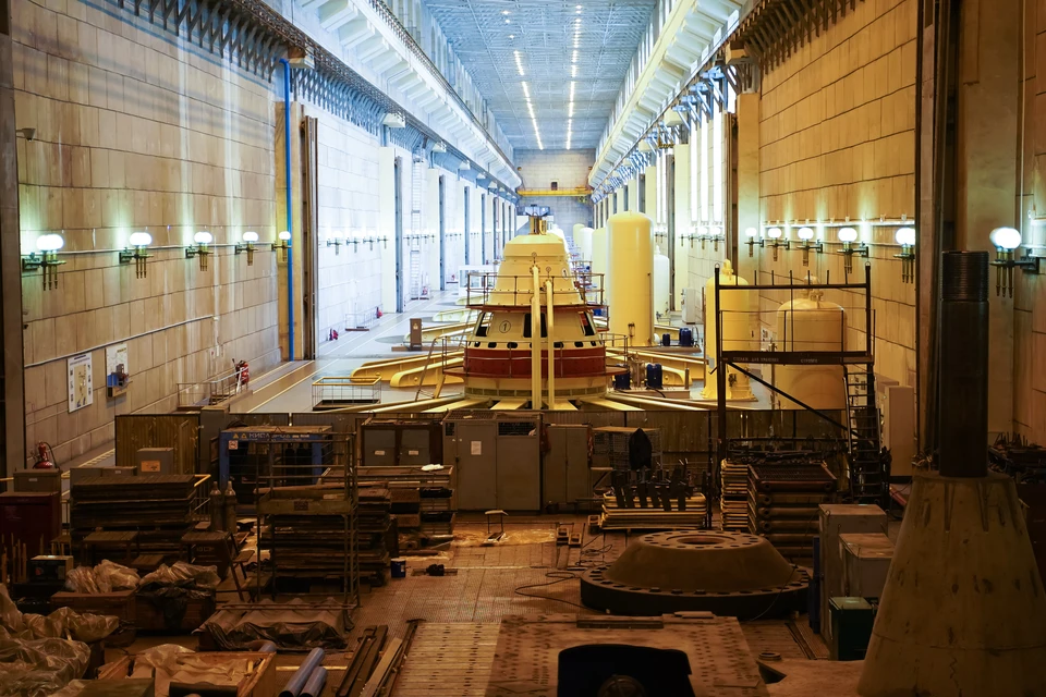 На Жигулевской ГЭС работает около 250 сотрудников.