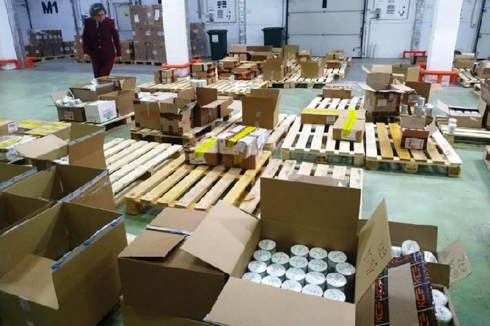 В Ленобласти нашли склад с 9 тоннами никотинового снюса. Фото: Роспотребнадзор ЛО.