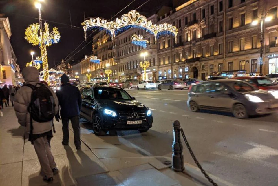 Авто Михаила Боярского заметили на Невском проспекте Фото: t.me/Megapolisonline