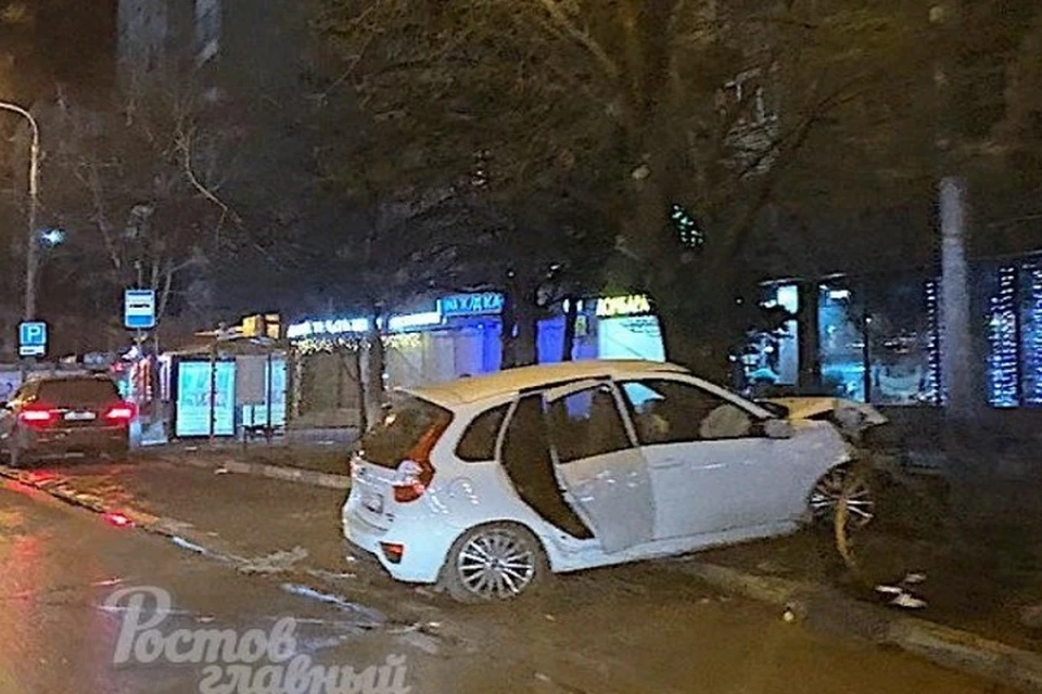 В ДТП пострадали двое. Фото: vk.com "Ростов главный"