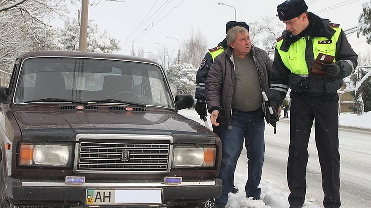 Почему жителям ДНР нельзя ездить на машинах с украинскими номерами - KP.RU