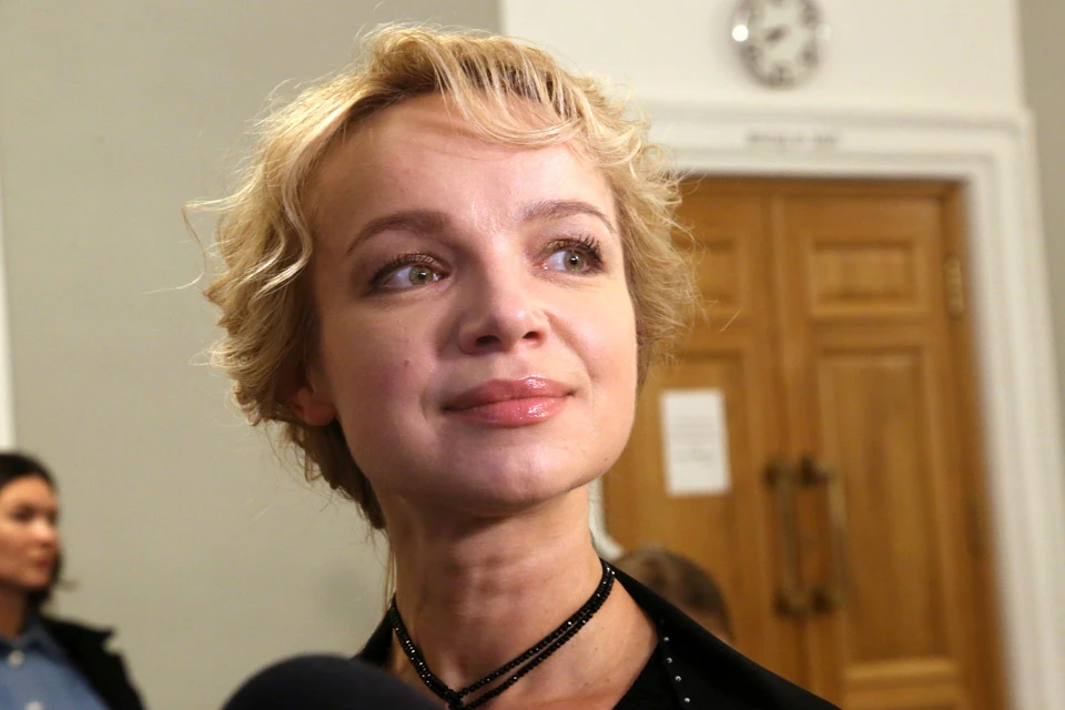 Виталина Цымбалюк-Романовская считает, что Джигарханяна "воссоединили" с женой ради гонорара