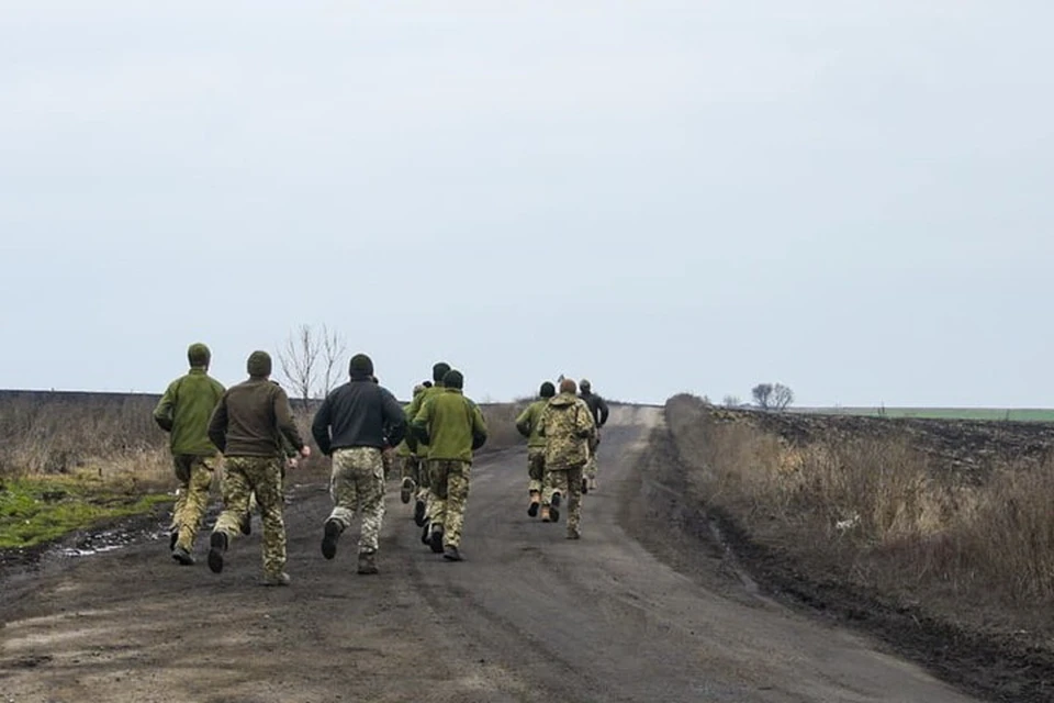 Предновогодние забеги бойцов ВСУ вдоль линии фронта в Донбассе переросли в массовое дезертирство. Фото: facebook.com/208539159547322
