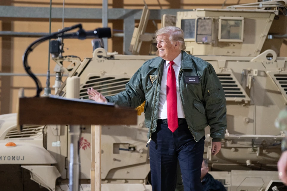 Дональд Трамп в декабре 2018 года посещал ту самую американскую базу в Ираке, которую 8 января обстреляли иранцы.