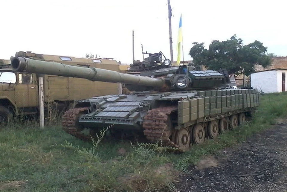 Украинские боевики пригнали пять бронетранспортеров в прифронтовые поселки. Фото: ВКонтакте