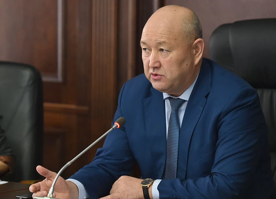 Жениш Разаков провел совещание в Баткене по ситуации на кыргызско-таджикской границе.