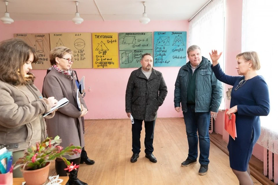 Александр Седунов побывал в школе, требующей ремонта.