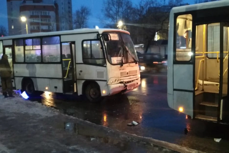 Авария произошла утром, на улице Дзержинского. Фото: vk.com/gibdd43