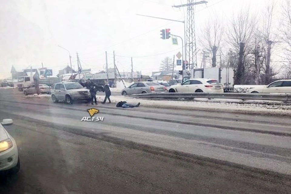 В Первомайском районе Новосибирска водитель иномарки сбил пешехода. Фото: "АСТ-54"