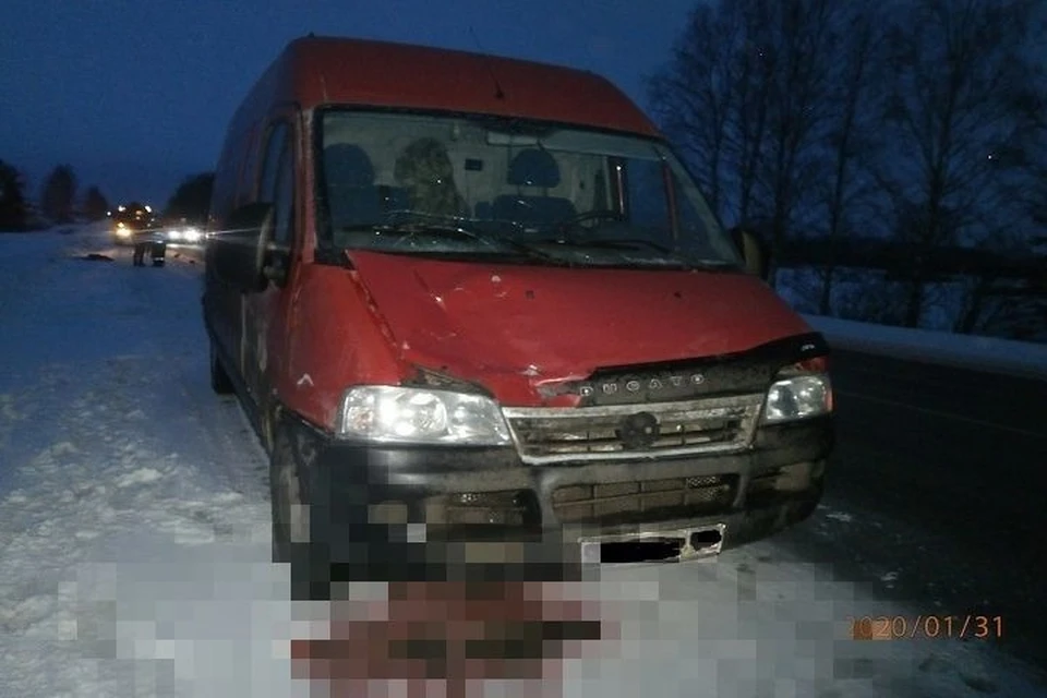 Авария случилась на федеральной трассе Е22 Пермь-Екатеринбург Фото: 139 пожарная часть