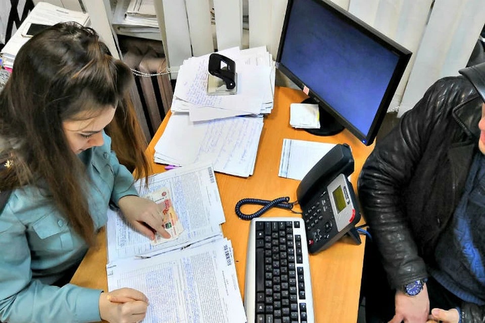 После многократных попыток воззвать к совести родителя, приставы все же наложили арест на жилье и землю. ФОТО: УФССП по Ярославской области