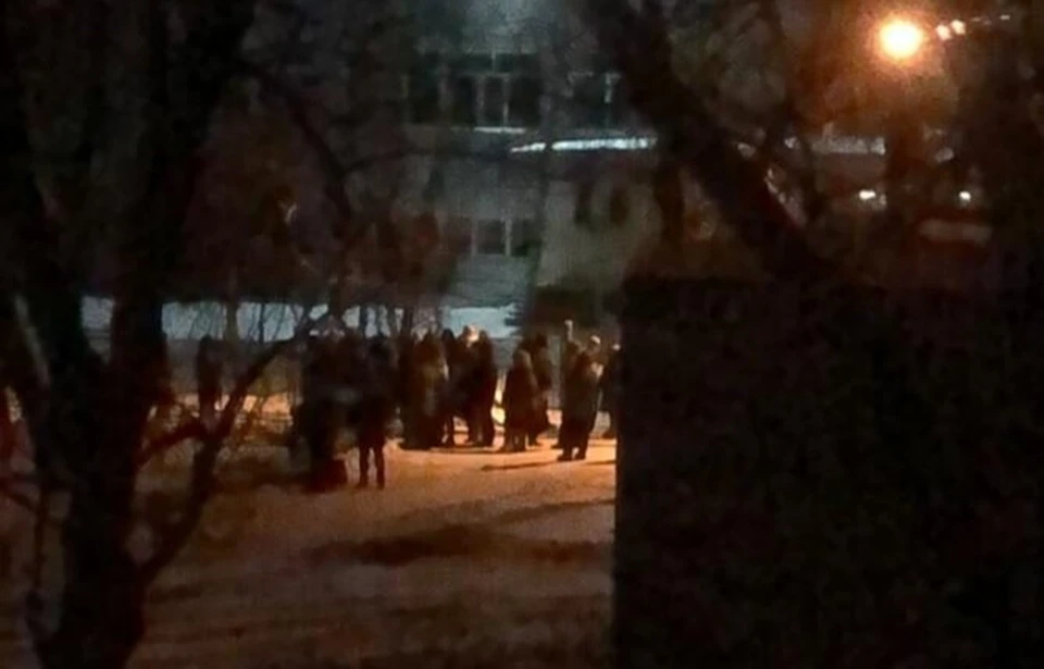 Некоторые начали занимать очереди и пускать списки еще 28 января.