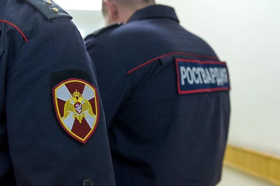В Твери росгвардейцы задержали подозреваемую в краже