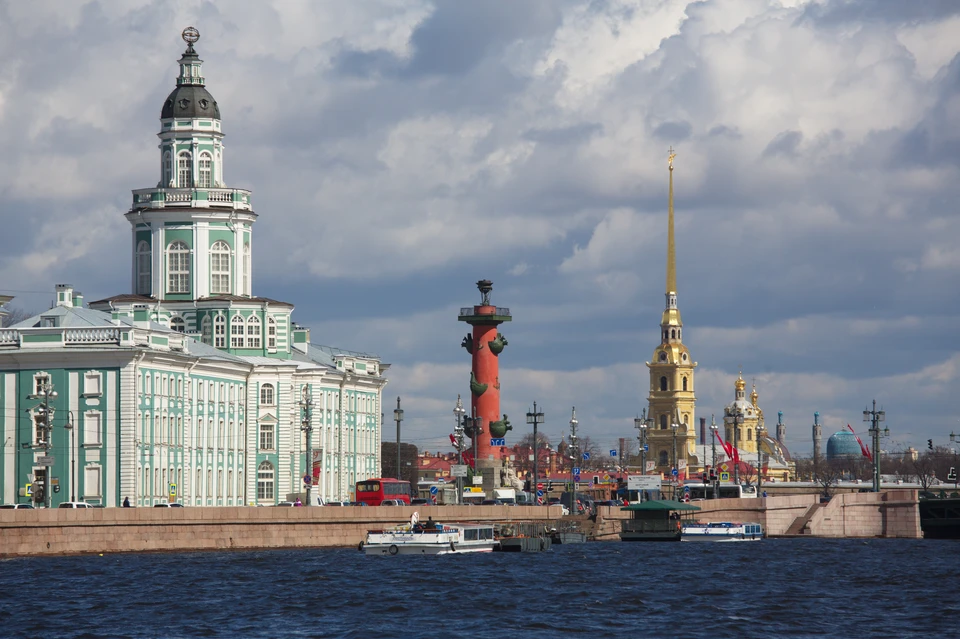 В ЗакСе попросили закрепить столичный статус Петербурга в Конституции