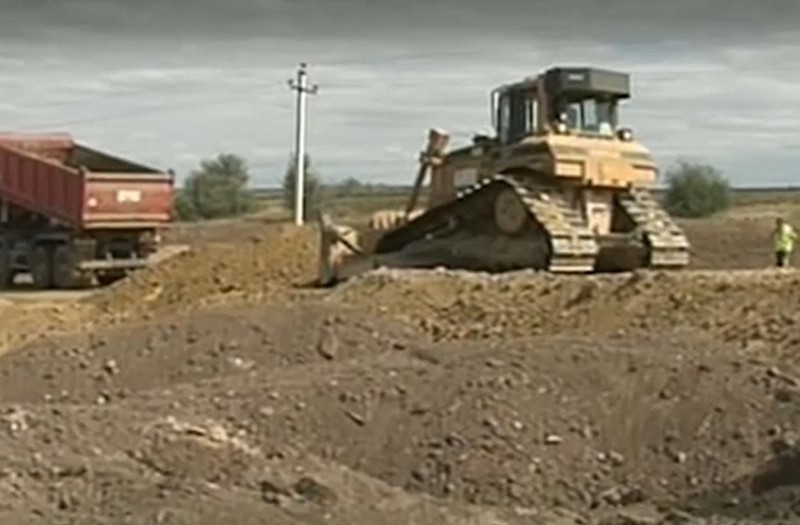 Строительство такой автострады принесет хороший доход стране за счет транзита по республике грузов из порта Одессы в Европу. Фото: скриншот видео