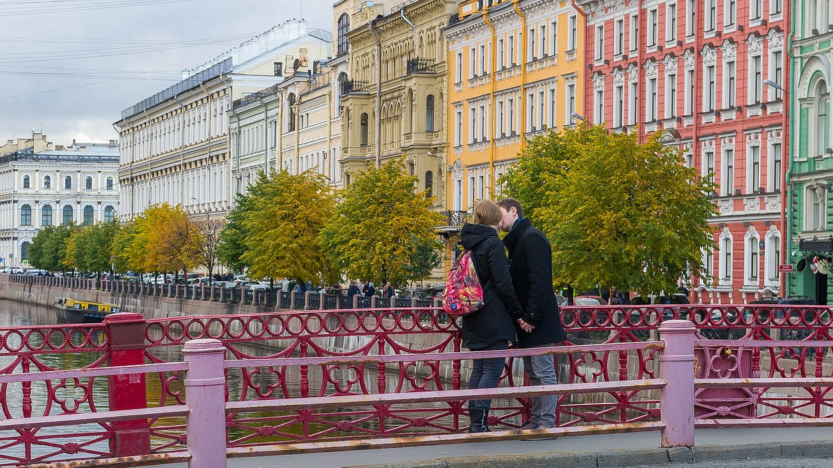 50 первых поцелуев: Появилась карта самых романтических мест Петербурга -  KP.RU