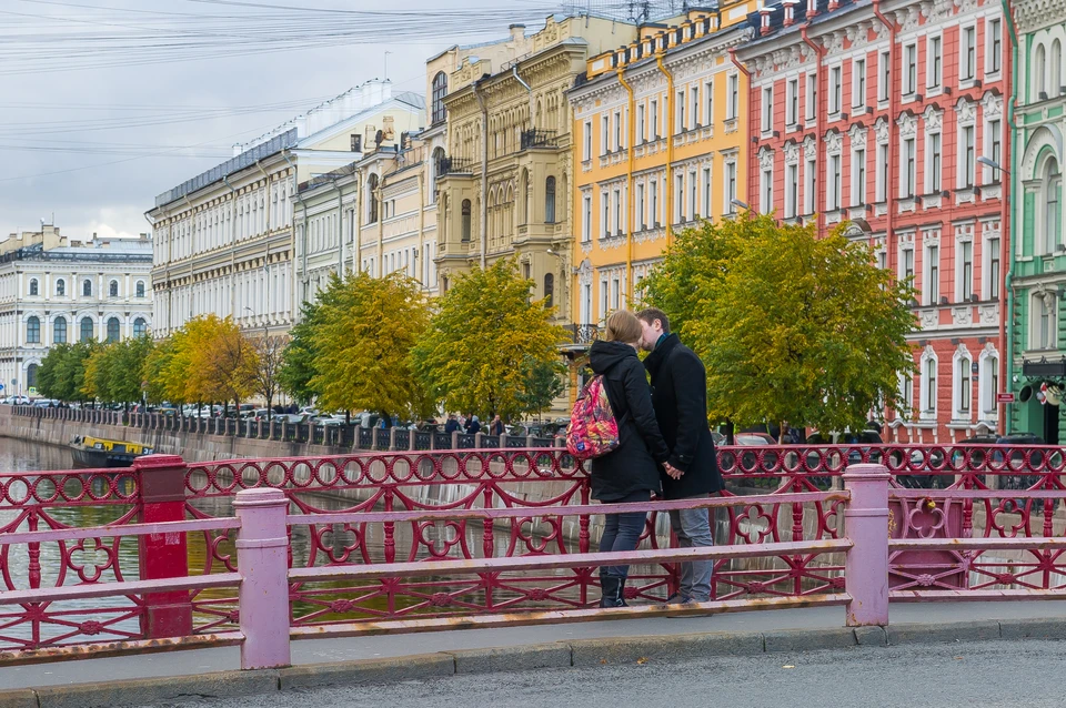 Названы самые романтические места для свиданий в Петербурге