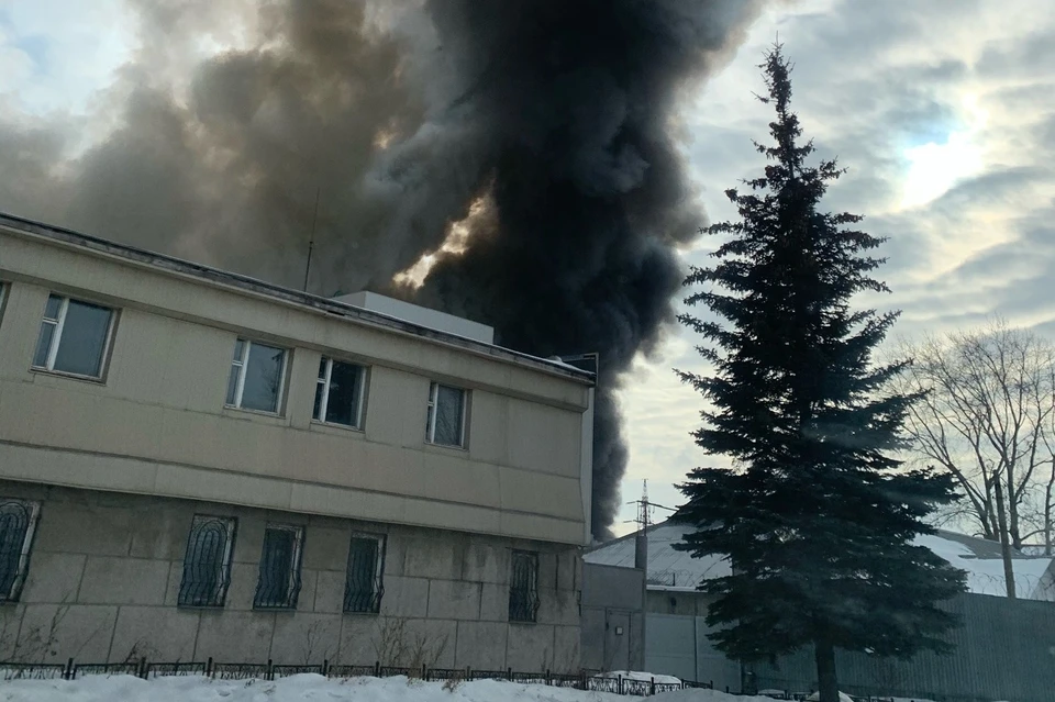 Подслушано чмз. Пожар в Челябинске сейчас на ЧМЗ. Пожар в Челябинске на ЧМЗ. Пожар на складе в Челябинске. Пожары в Челябинске за последние сутки.