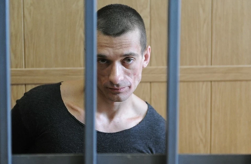 В Париже задержали российского художника-акциониста Петра Павленского