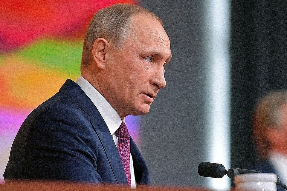 "Мы не будем стоять враскоряку": Переводчики Путина рассказали о самых неожиданных фразах президента