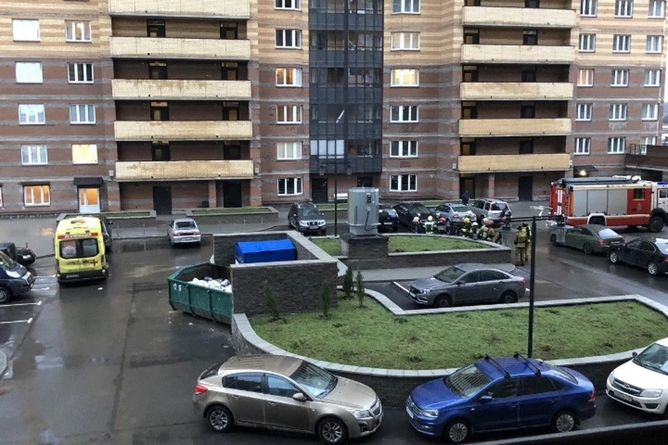 В многоэтажке у "Парнаса" хлопнула неизвестная смесь при проведении ремонта. Фото: vk.com/sdnovosti
