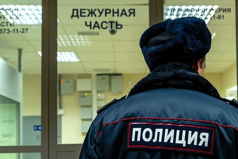 В Армавире мужчина в медицинской маске напал на продавщицу и украл из кассы 17 тысяч рублей