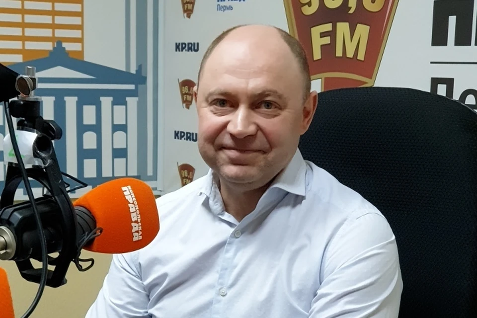 Директор ТЦ "Евразия" в радиостудии "Комсомольской правды".