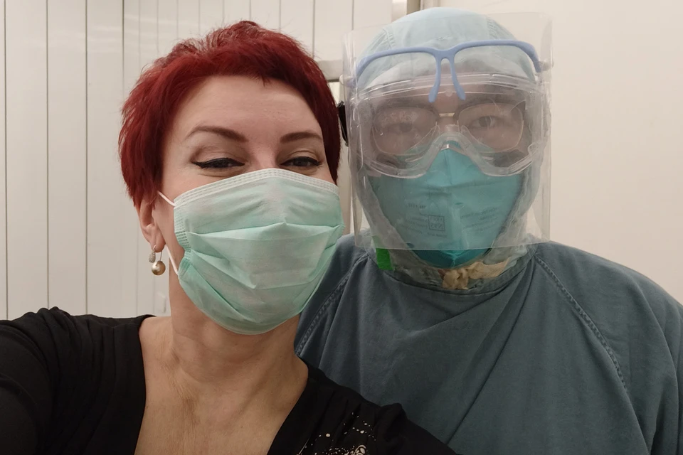 Журналистка "КП" Дарья Асламова с китайским рентгенологом.