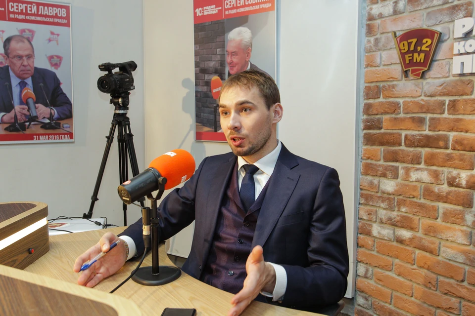 Антон Шипулин в эфире радио «Комсомольская правда».