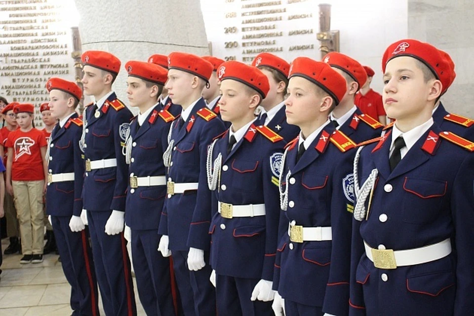 Юнармейцы произнесли торжественную клятву. Фото: АВО