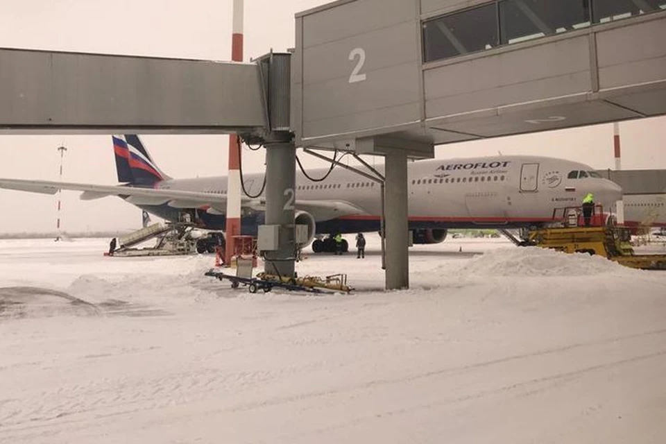 Самолету пришлось приземлится в Хабаровске