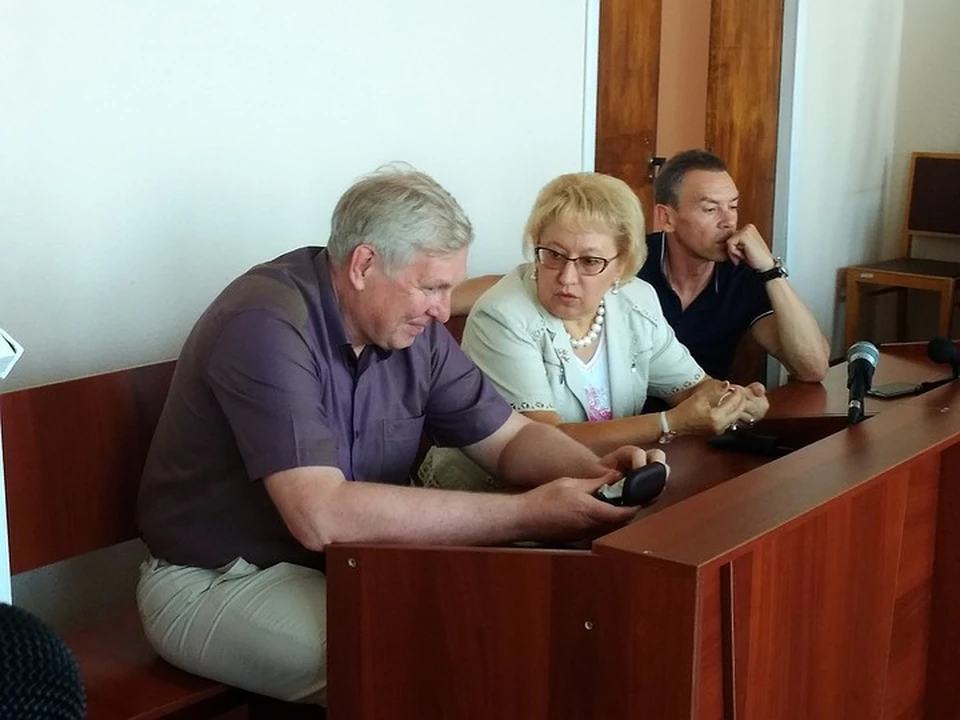 Игорь Плеве и Елена Левина в зале суда