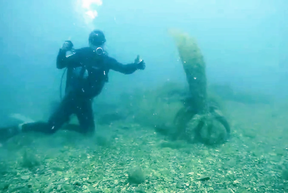 Штурмовик лежал под водой на глубине 15 метров. Фото: kubpoisk.ru
