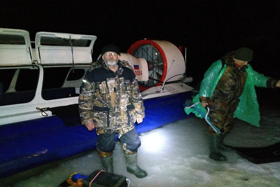 Рыбаков доставили на берег