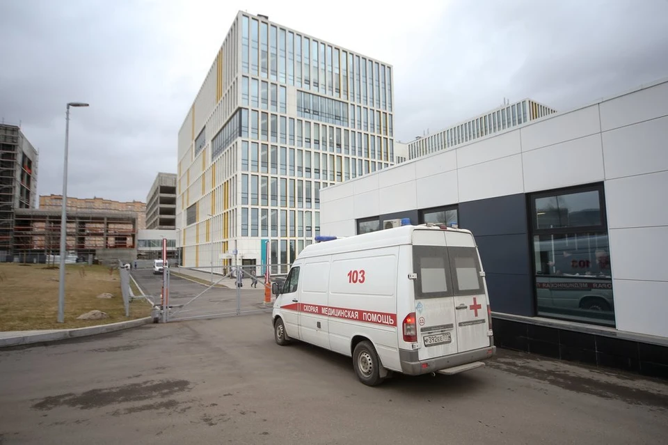 Больничный корпус в Коммунарке, куда помещают пациентов с подозрением на коронавирус. Фото: Серегй Ведяшкин / АГН Москва