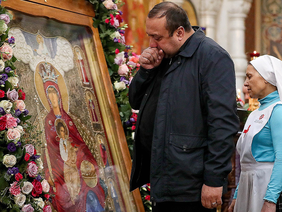 Священник объясняет: можно ли заразиться коронавирусом в церкви и нужен ли  карантин в храмах - KP.RU